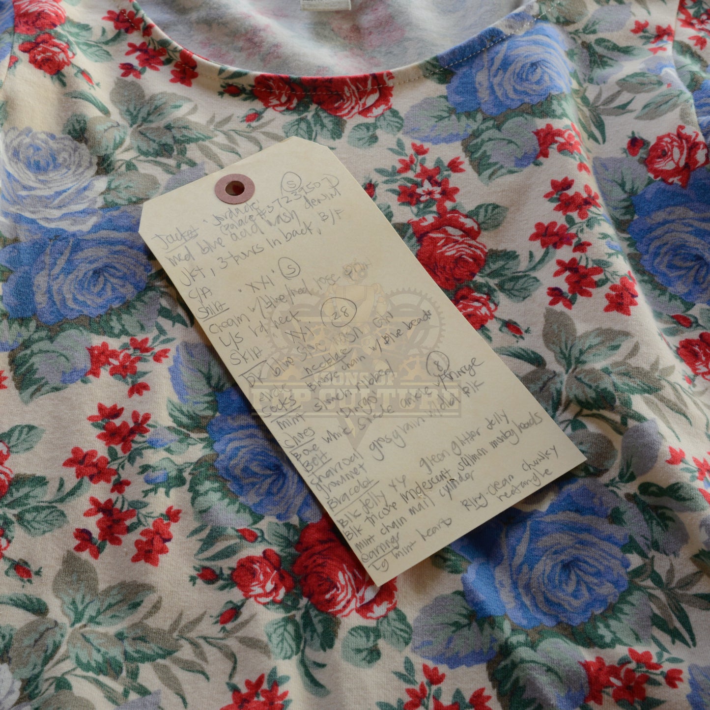 Goldbergs, The (TV) – Erica Goldberg’s (Hayley Orrantia) Top – S-635