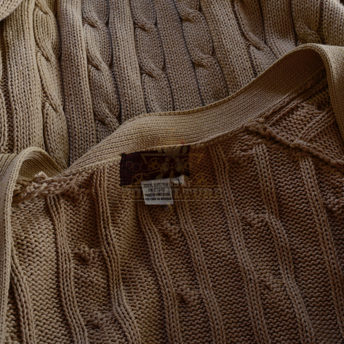 For All Mankind (TV) – Karen Baldwin’s (Shantel VanSanten) Sweater – S-573