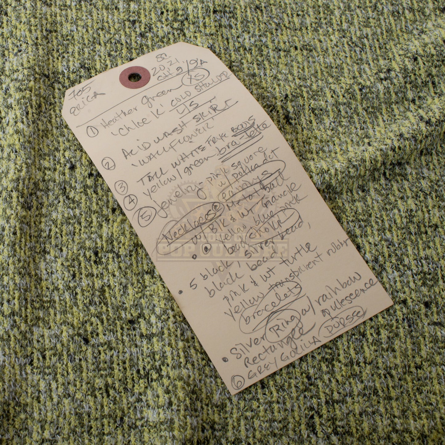 Goldbergs, The (TV) - Erica Goldberg’s (Hayley Orrantia) Sweater – 26-161