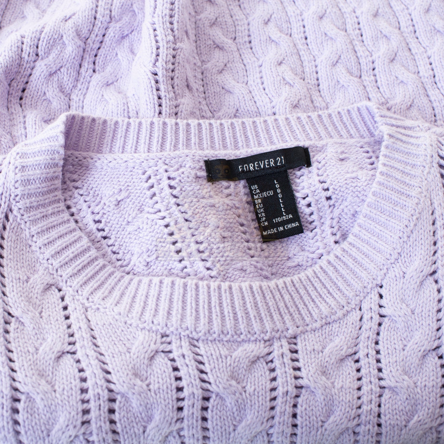 Goldbergs, The (TV) - Erica Goldberg’s (Hayley Orrantia) Sweater – 26-184